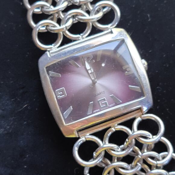 Vintage GG Quartz Watch Plum Dial Chain Link Bold Retro Watch Gift for Her - Picture 8 of 12
